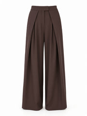 Pantalon large brun foncé à plis, pièce seule, vue de face