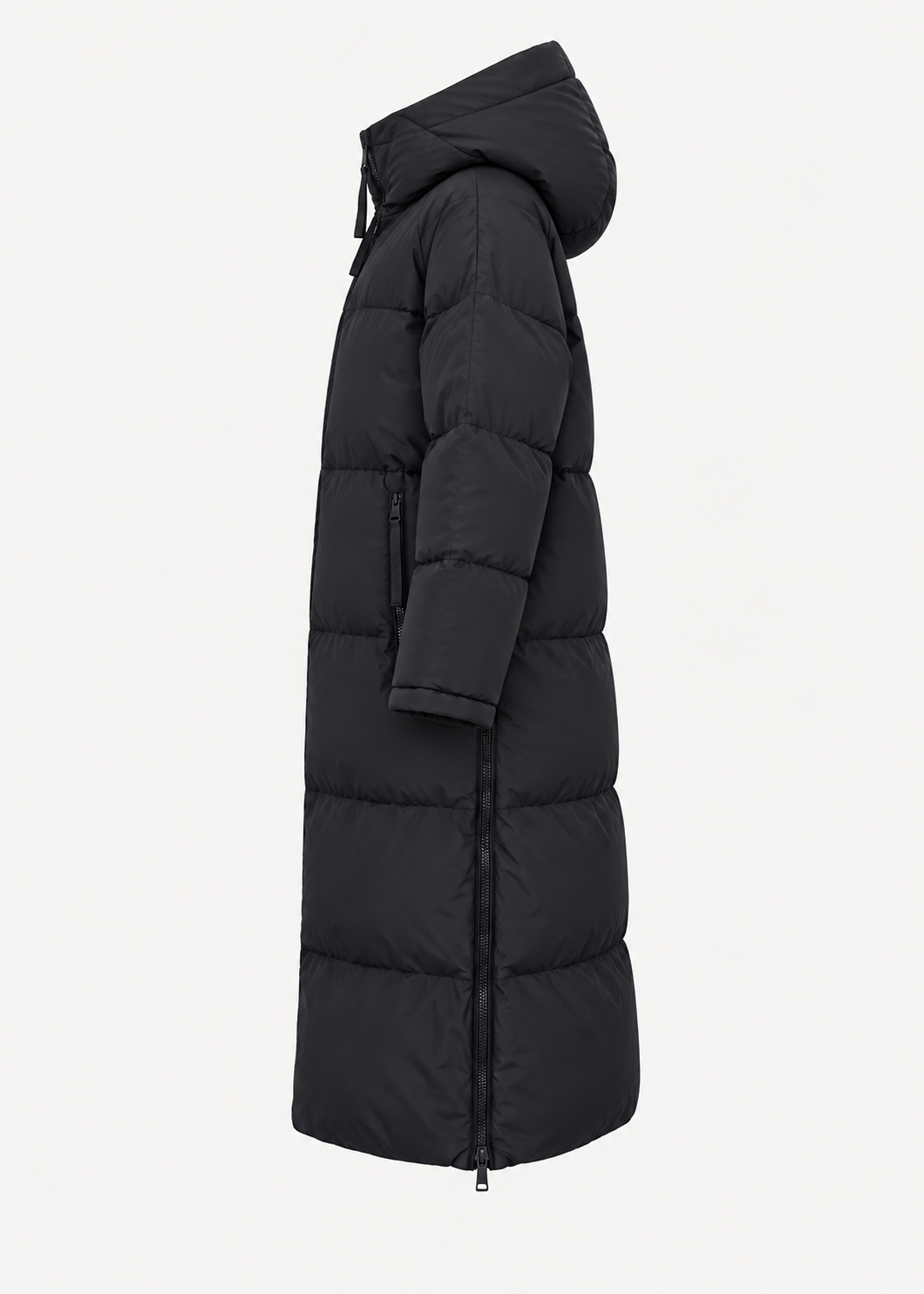 Parka longue noire matelassée à capuche, pièce isolée de profil