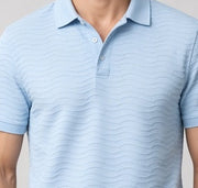polo homme texture vague — détail de la matière. Soniel Paris.