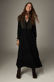 Robe longue brodée