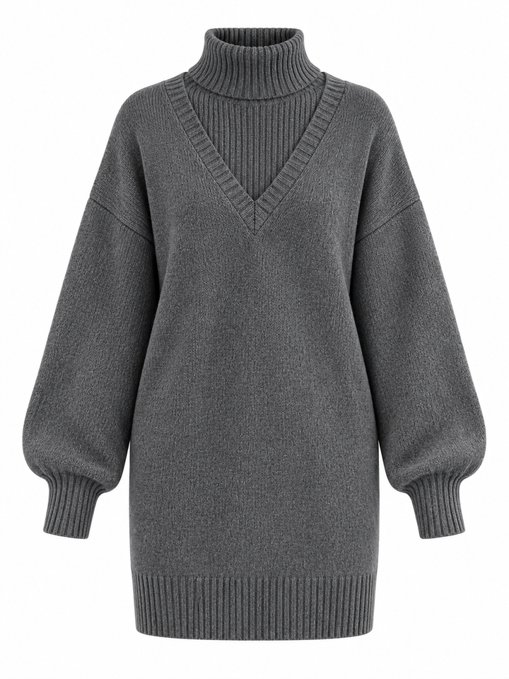 Robe-pull grise à col roulé superposé, pièce isolée vue de face