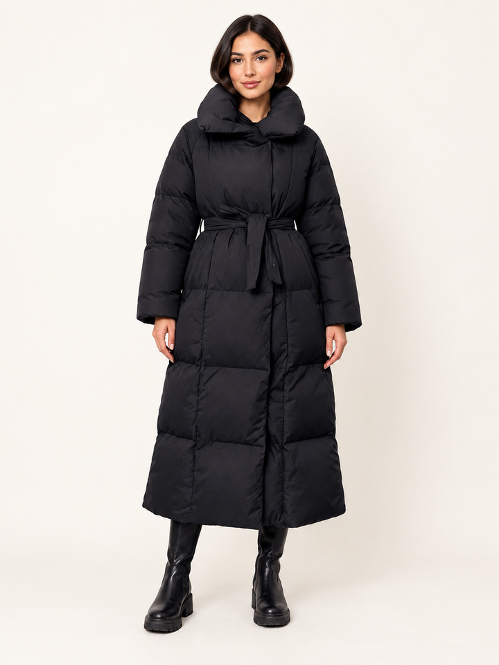 Manteau matelassé noir à large col — vue portée de face