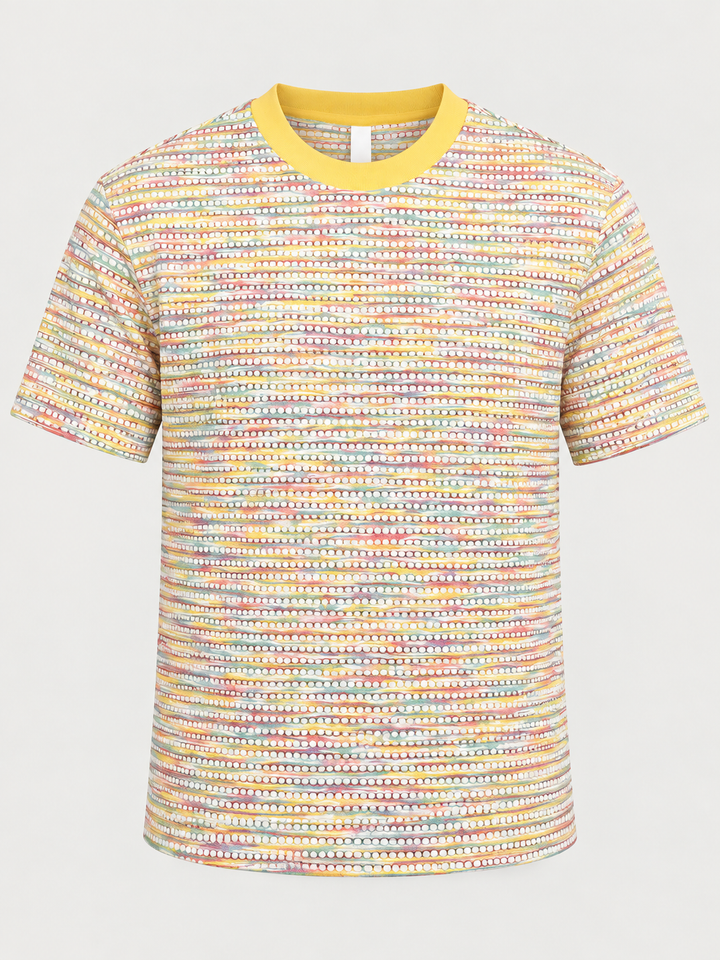 T-shirt de malha com laçadas multicoloridas e gola amarela, peça isolada de frente