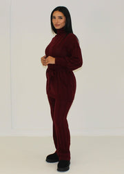 Ensemble maille bordeaux col roulé — vue portée de trois-quarts, de dos