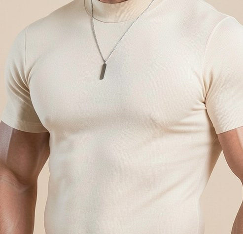t shirt homme col montant ajuste — détail de la matière. Soniel Paris.