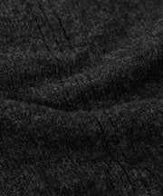 Pull Shetland charbon — détail maille chinée