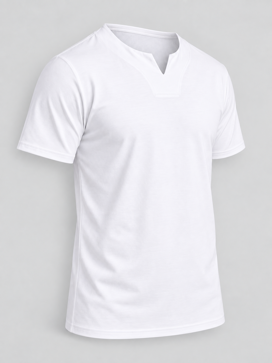 T-shirt blanc à col V fendu isolé, vue de trois quarts