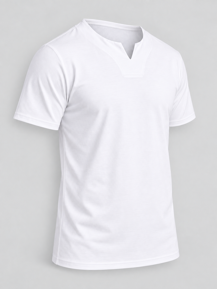 T-shirt blanc à col V fendu isolé, vue de trois quarts
