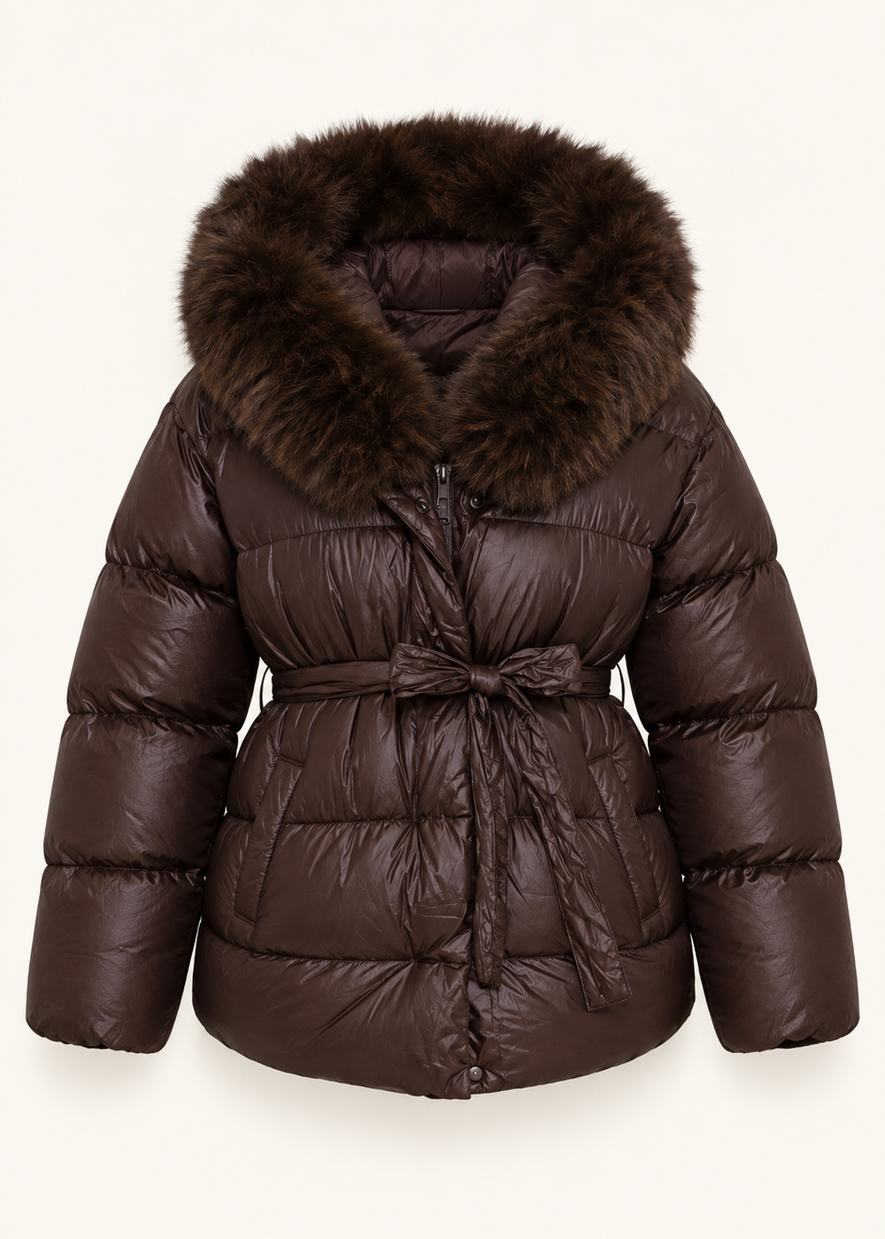Veste matelassée brune à ceinture — pièce isolée, vue de face.
