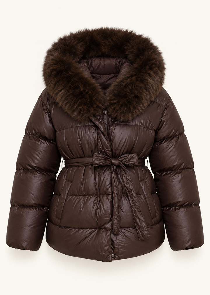 Veste matelassée brune à ceinture — pièce isolée, vue de face.