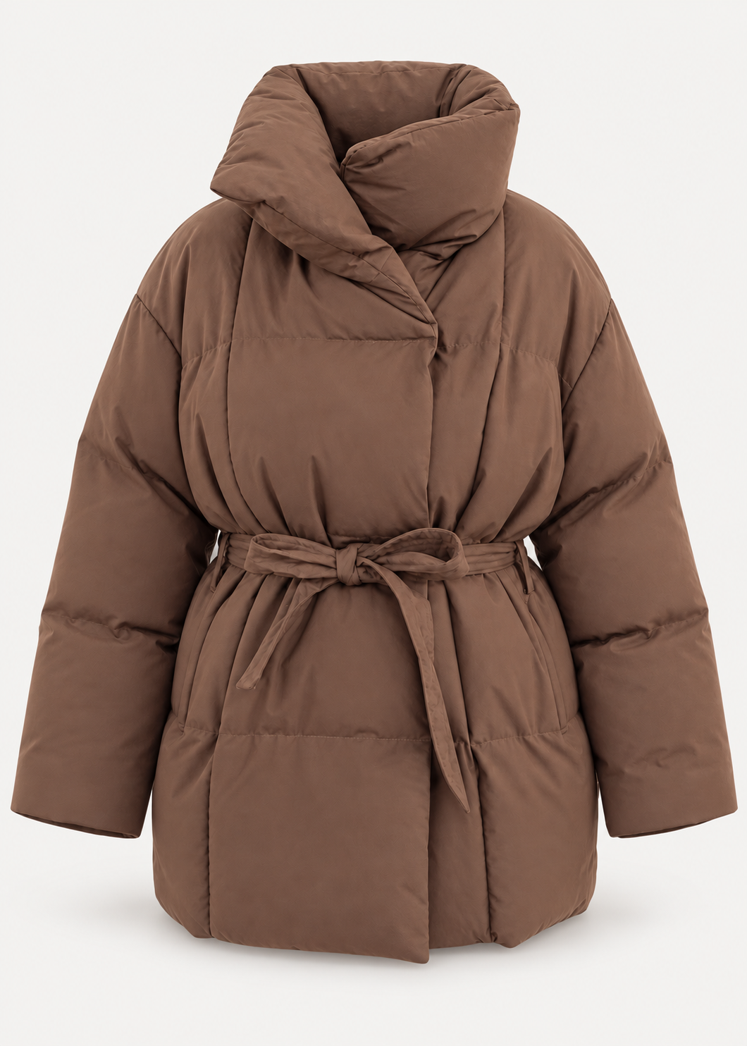 Veste brune matelassée à ceinture, pièce isolée vue de face