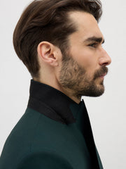 Veste croisée vert bouteille — détail col, vue de profil
