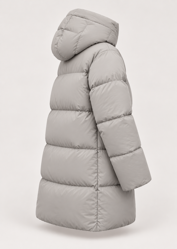 Veste matelassée taupe clair à capuche, pièce isolée vue de profil et de dos